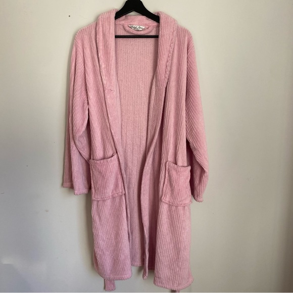 Hotel Spa Collection Pink Robe with Pockets - Bath Robe, Velour, Plush - Picture 3 of 7